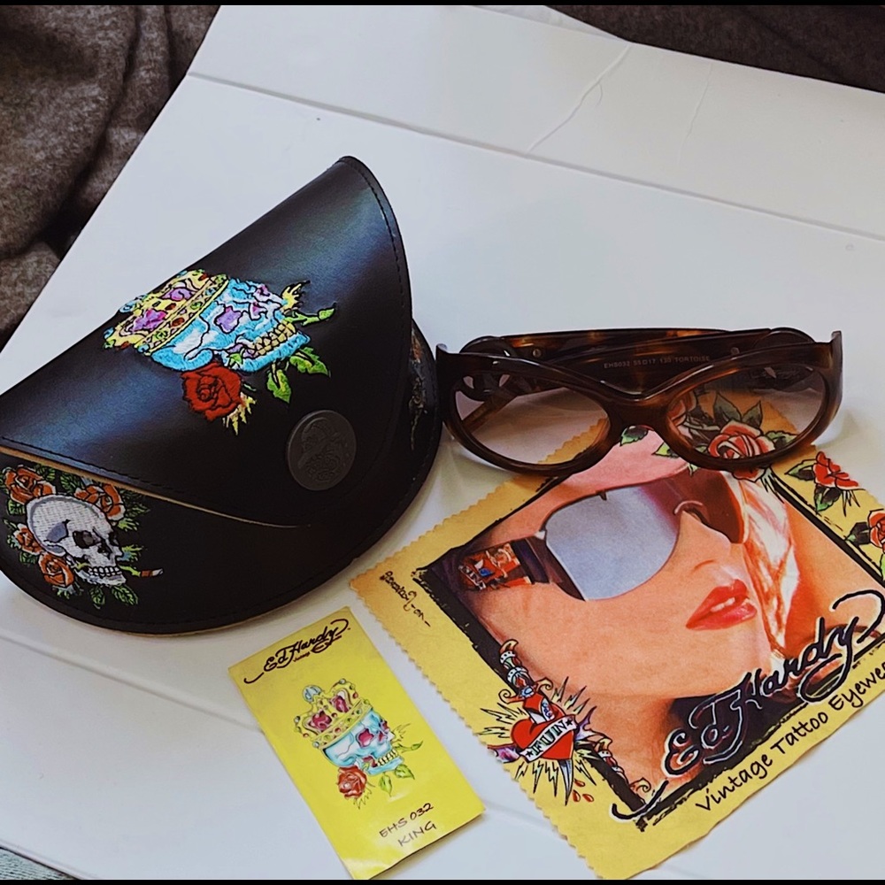 NWT Ed Hardy “King” Vintage Tattoo Sunglasses